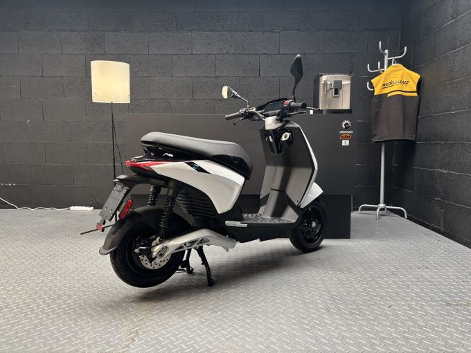 PIAGGIO 1 ACTIVE 4