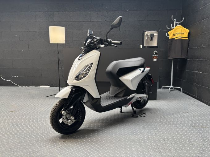 PIAGGIO 1 ACTIVE 4