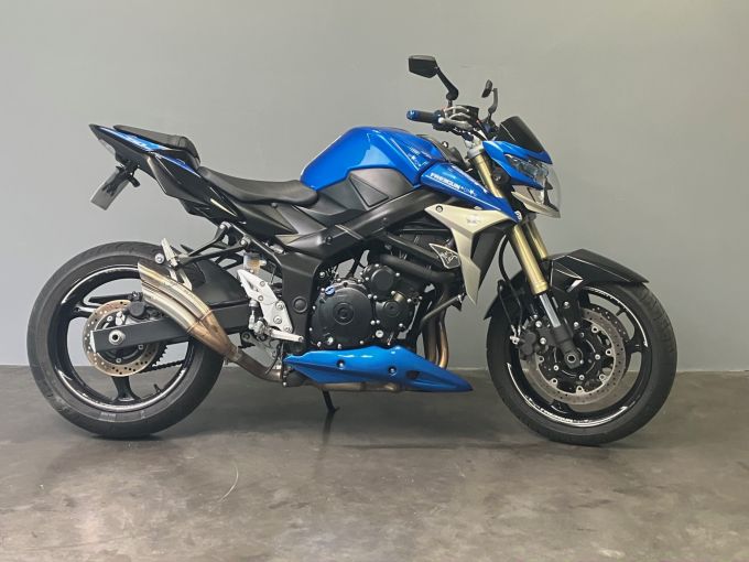 SUZUKI GSX 750 F 4