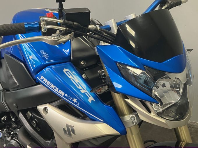 SUZUKI GSX 750 F 4