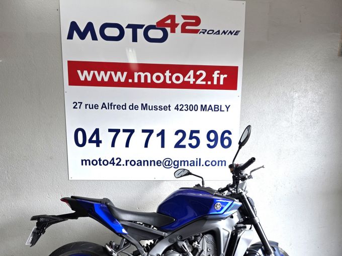 YAMAHA MT-09 4