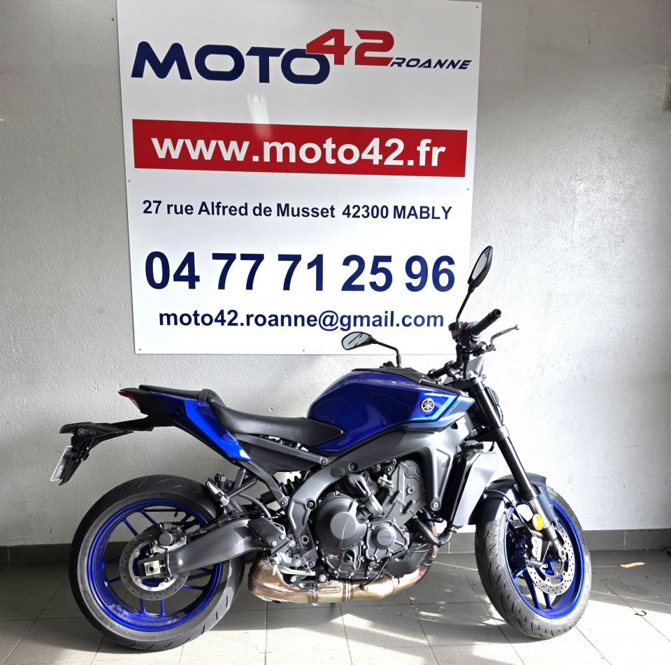 YAMAHA MT-09 4