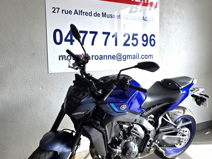 YAMAHA MT-09 4