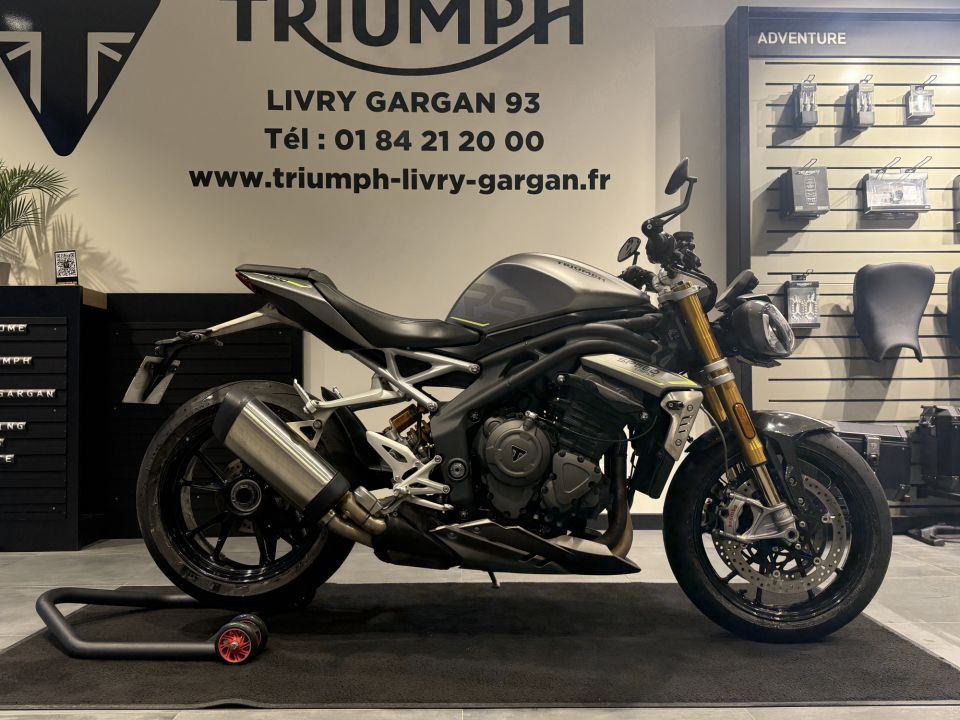 TRIUMPH SPEED TRIPLE 1200 RS 4