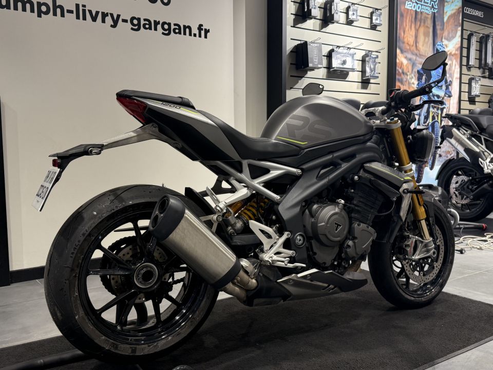 TRIUMPH SPEED TRIPLE 1200 RS 4