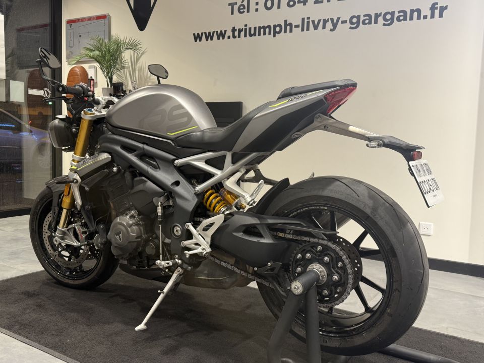 TRIUMPH SPEED TRIPLE 1200 RS 4