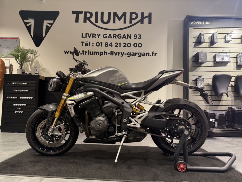 TRIUMPH SPEED TRIPLE 1200 RS 4