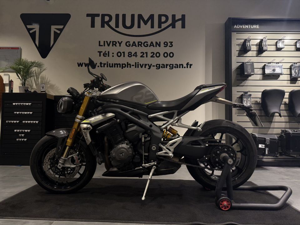 TRIUMPH SPEED TRIPLE 1200 RS 4