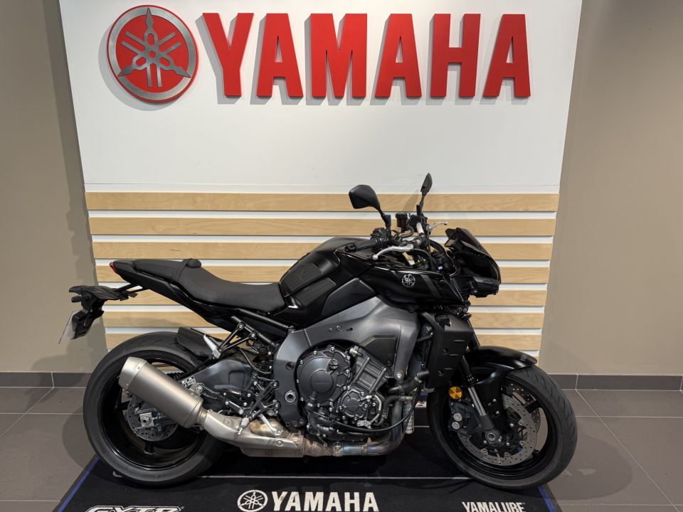 YAMAHA MT-10 4