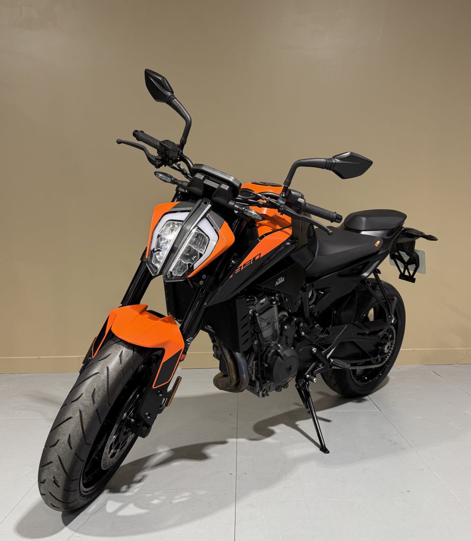 KTM 890 DUKE 4