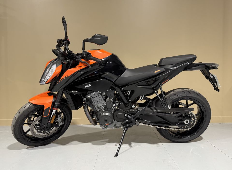KTM 890 DUKE 4