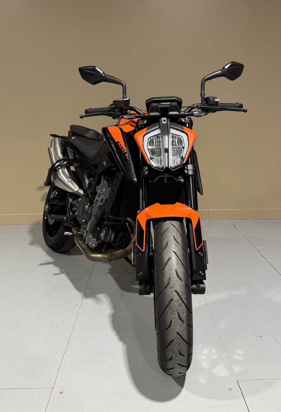 KTM 890 DUKE 4