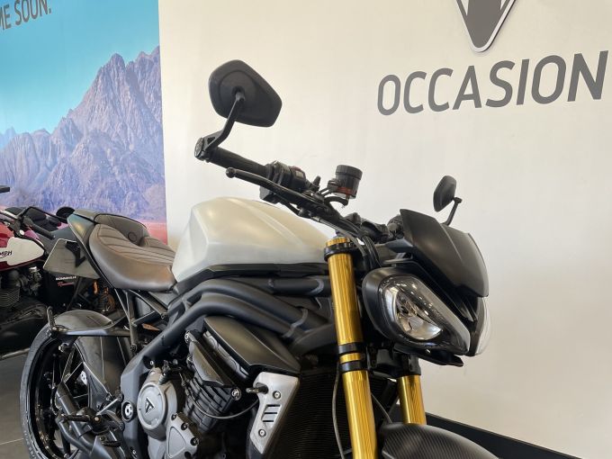 TRIUMPH SPEED TRIPLE 1200 RS 4