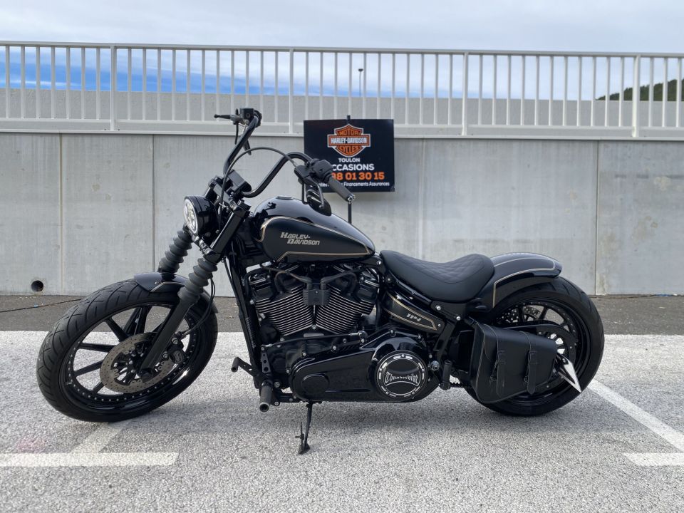 HARLEY-DAVIDSON SOFTAIL STREET BOB 1868 4