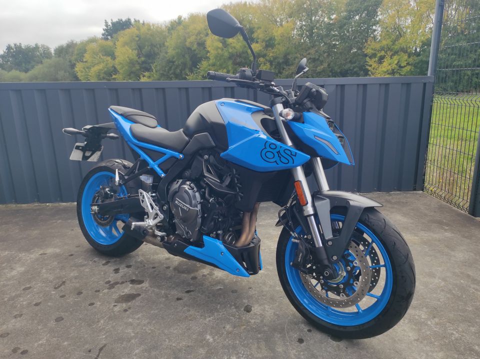 SUZUKI GSX-8S A2 4