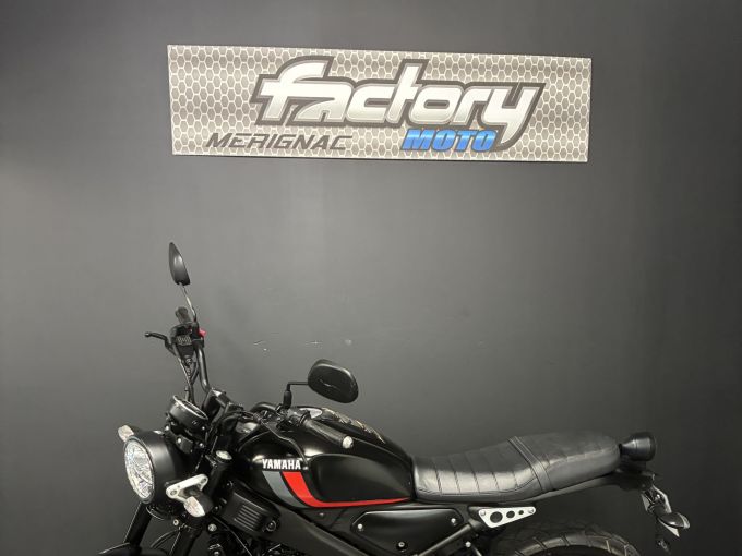 YAMAHA XSR 125 4