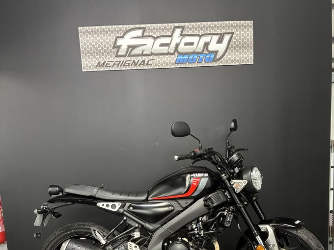 YAMAHA XSR 125 4