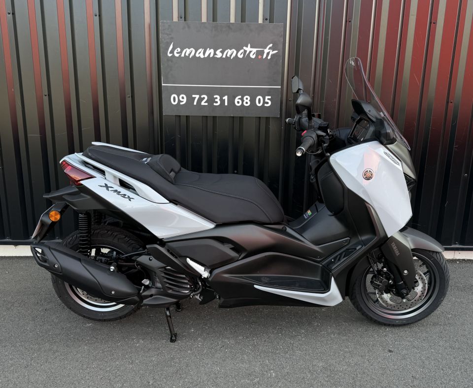 YAMAHA X-MAX 125 TECH MAX + 4