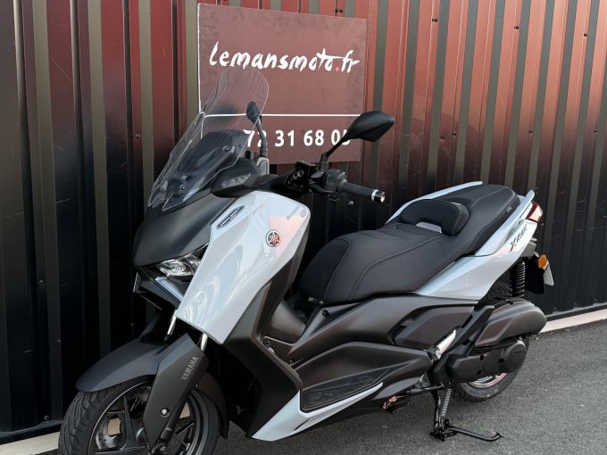 YAMAHA X-MAX 125 TECH MAX + 4