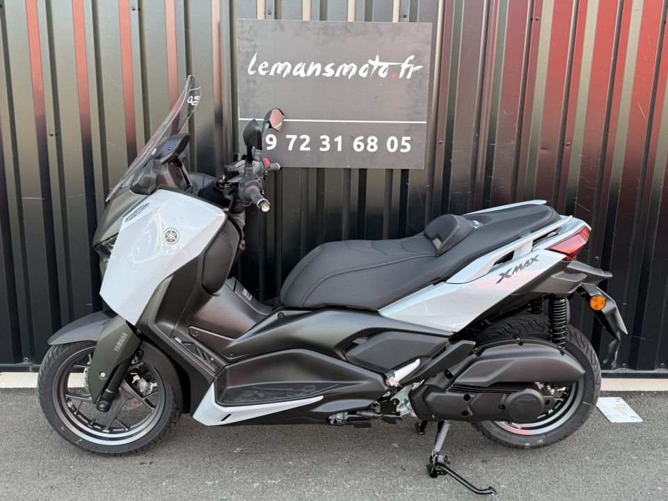 YAMAHA X-MAX 125 TECH MAX + 4