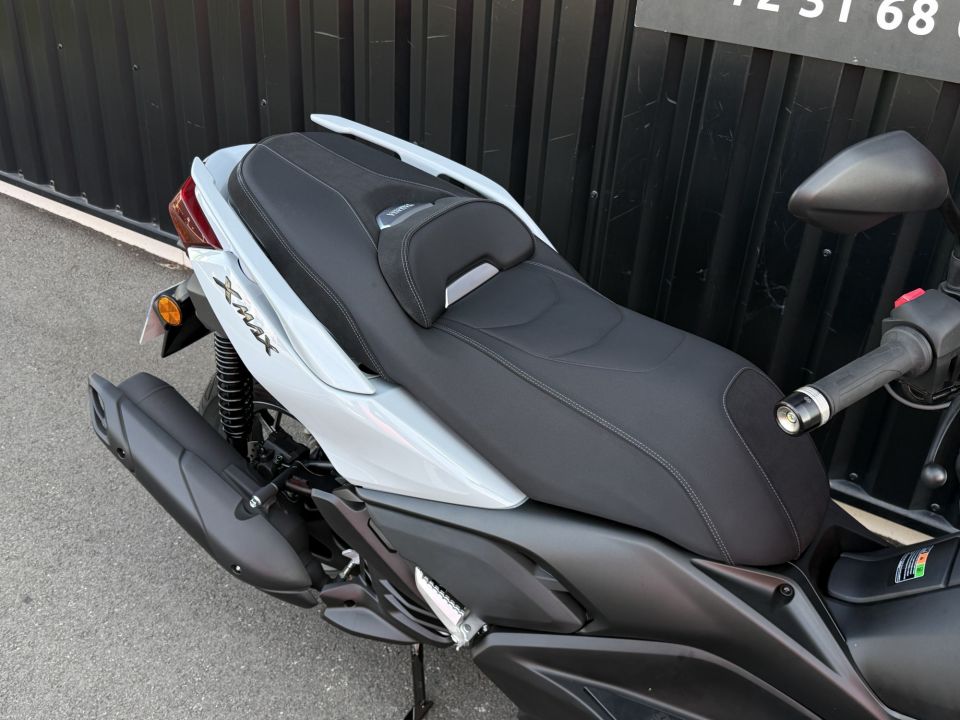 YAMAHA X-MAX 125 TECH MAX + 4