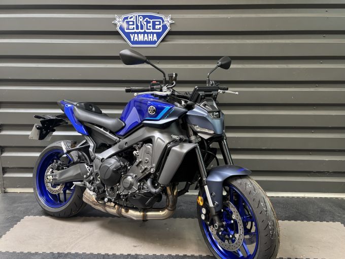 YAMAHA MT-09 4