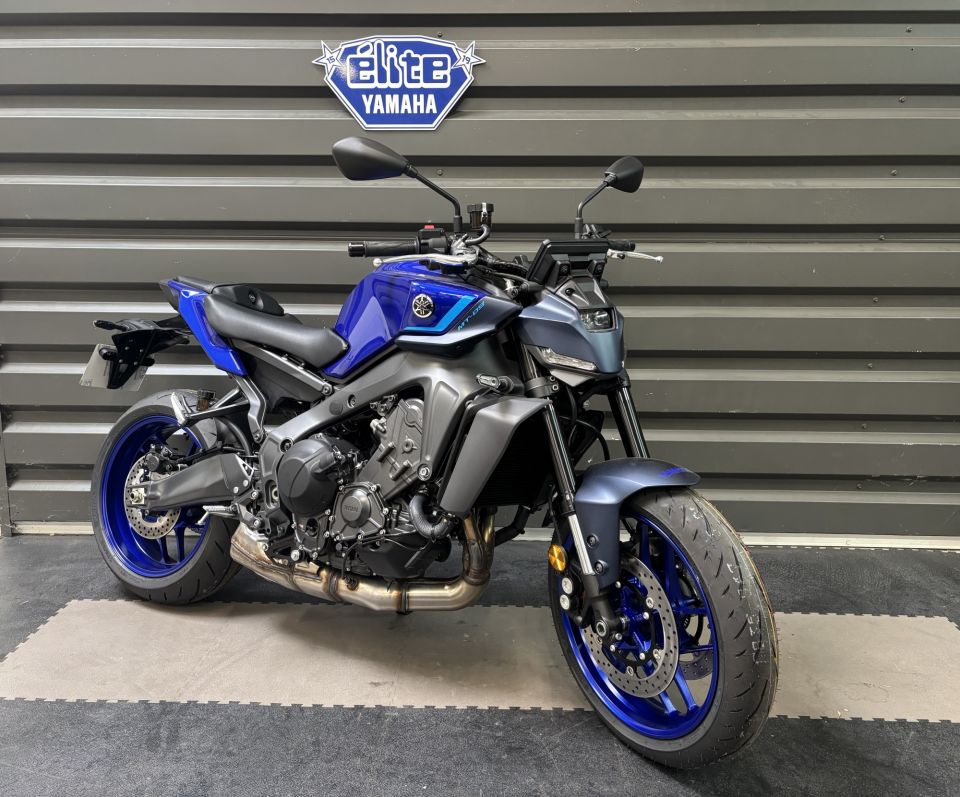 YAMAHA MT-09 4