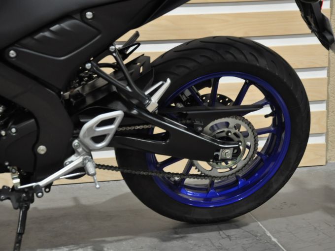 YAMAHA MT-125 4