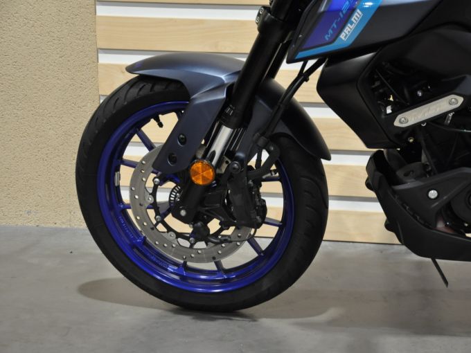 YAMAHA MT-125 4
