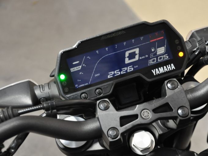 YAMAHA MT-125 4