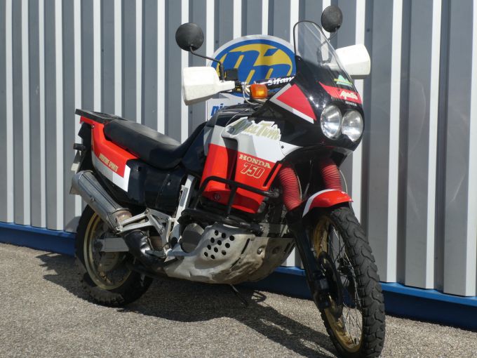 HONDA XRV 4
