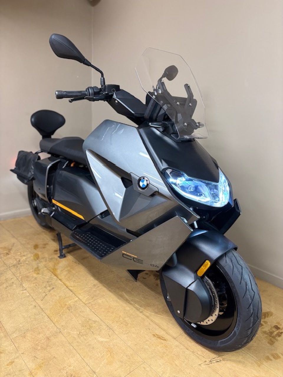 BMW CE 04 AVANTGARDE 4