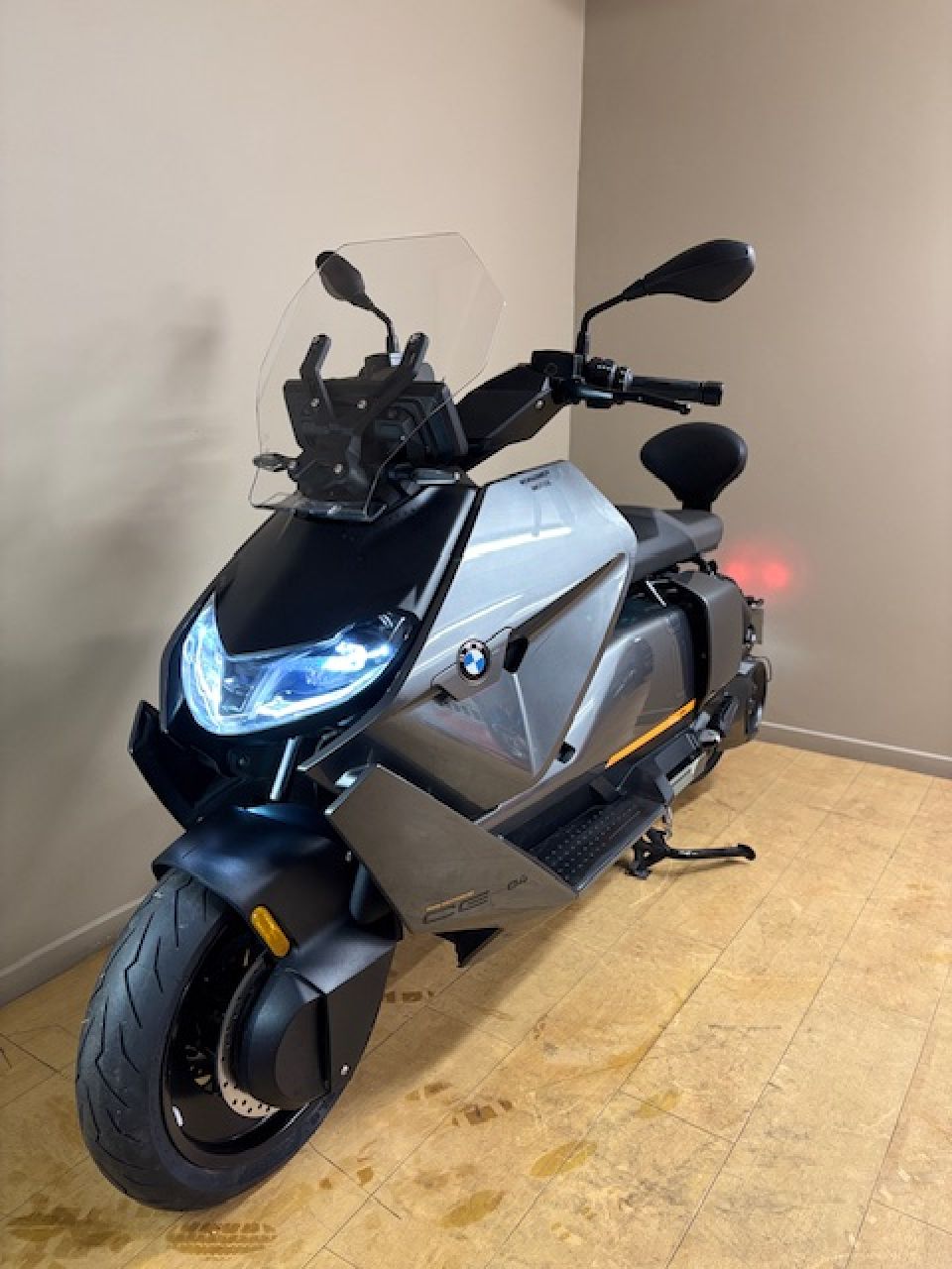 BMW CE 04 AVANTGARDE 4