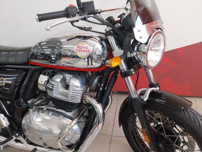 ROYAL ENFIELD INTERCEPTOR 4
