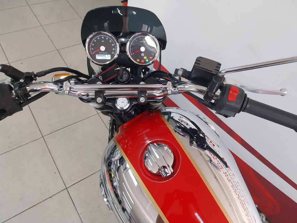 ROYAL ENFIELD INTERCEPTOR 4