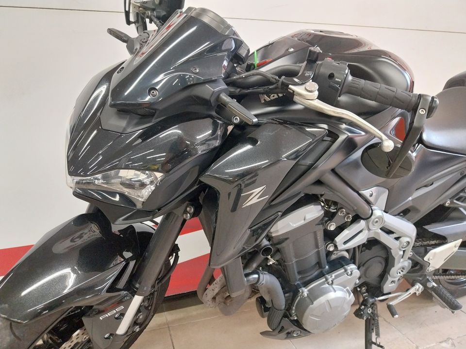 KAWASAKI Z 900 - 70KW (95cv) 4
