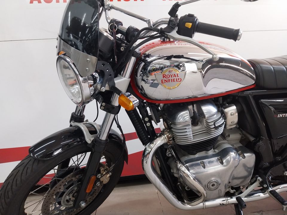 ROYAL ENFIELD INTERCEPTOR 4