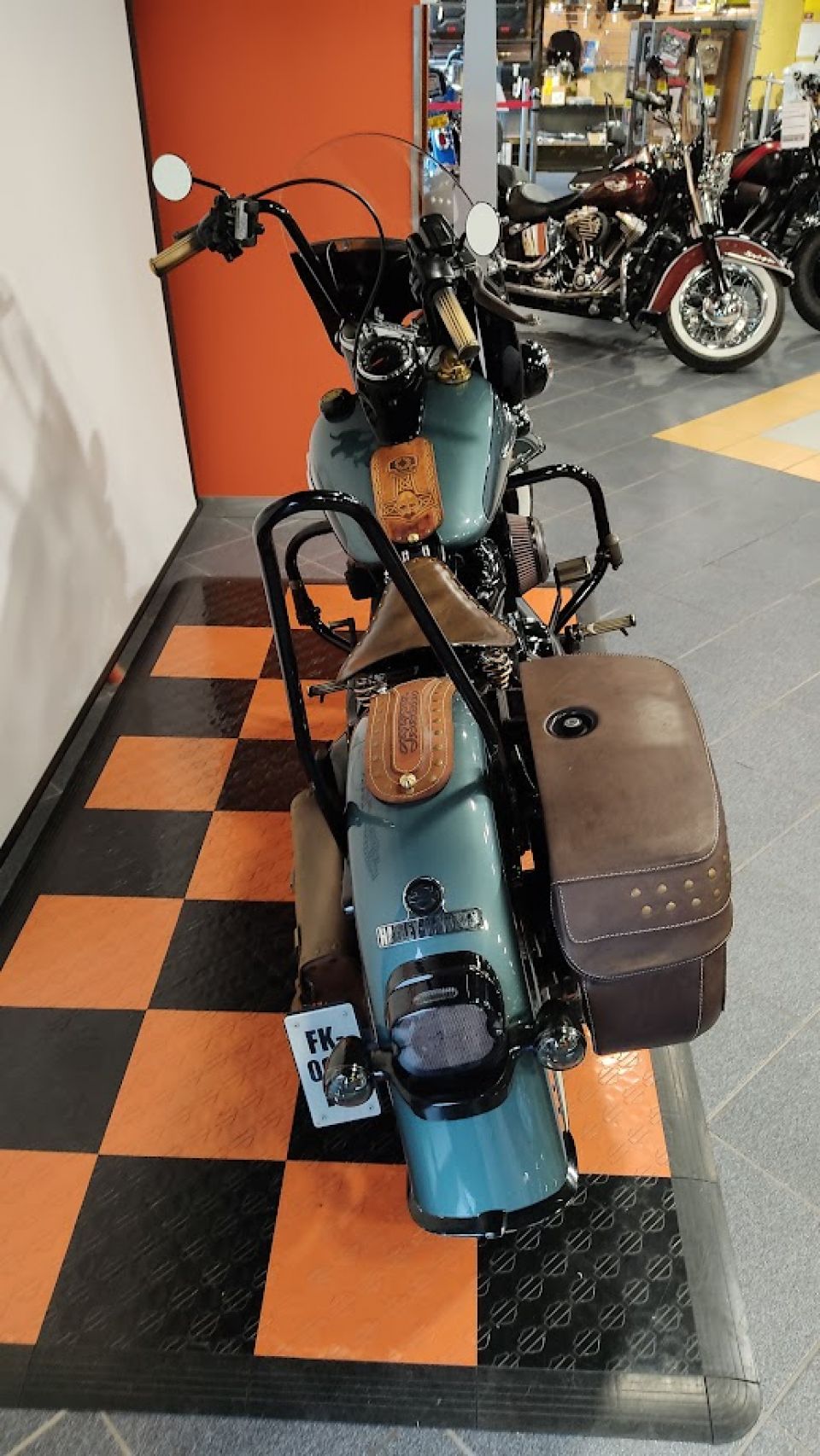 HARLEY-DAVIDSON SOFTAIL HERITAGE 1868 CLASSIC 4