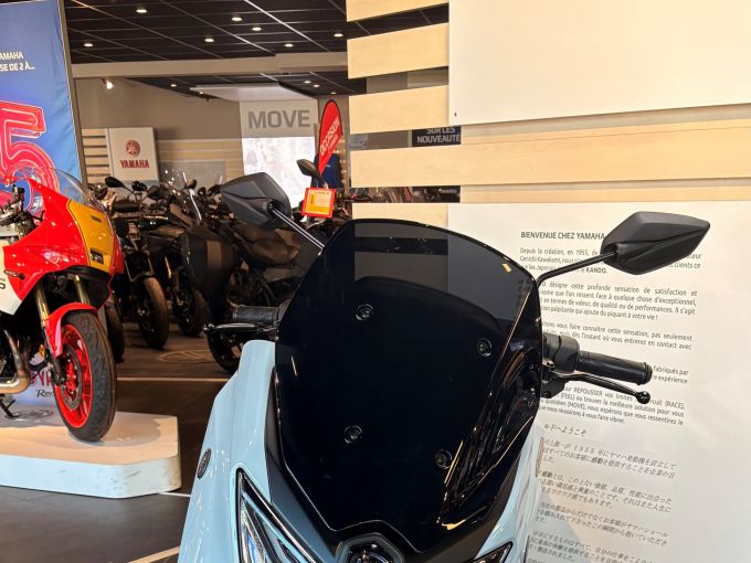 YAMAHA NMAX 125 TECH MAX 4