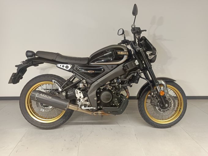 YAMAHA XSR 125 Legacy 4