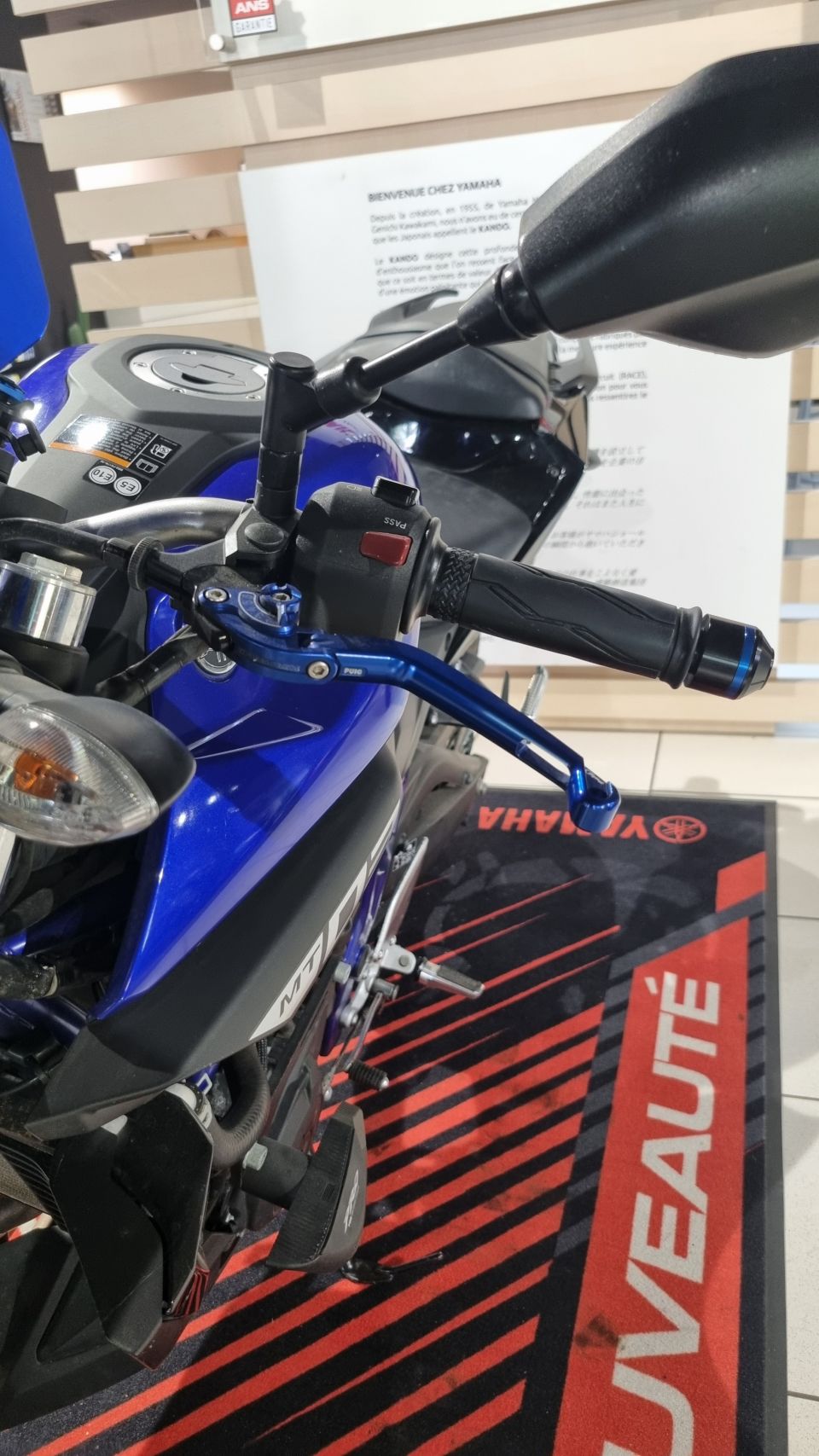 YAMAHA MT-03 4