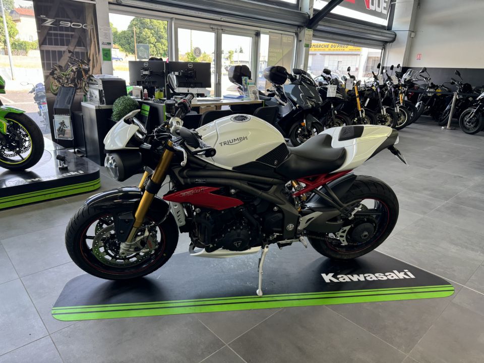 TRIUMPH SPEED TRIPLE 1050 R 4
