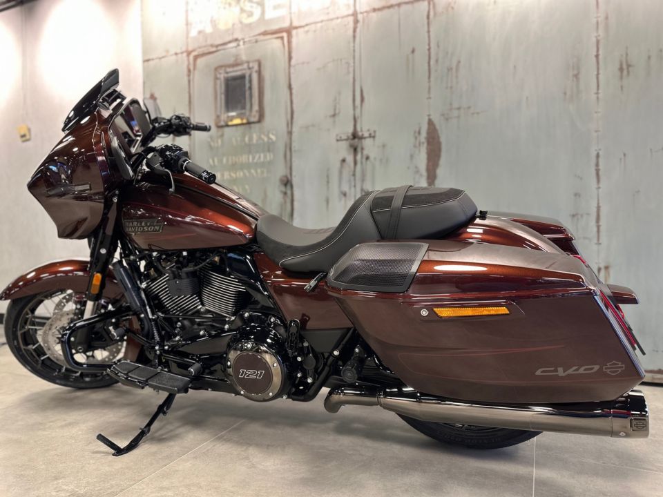 HARLEY-DAVIDSON TOURING STREET GLIDE 1977 CVO  4