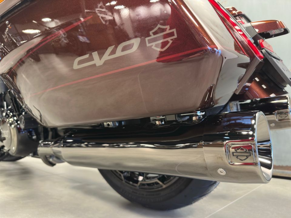 HARLEY-DAVIDSON TOURING STREET GLIDE 1977 CVO  4