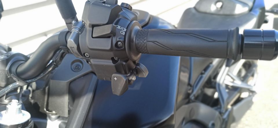 YAMAHA MT-09 Y-AMT 35 KW 4