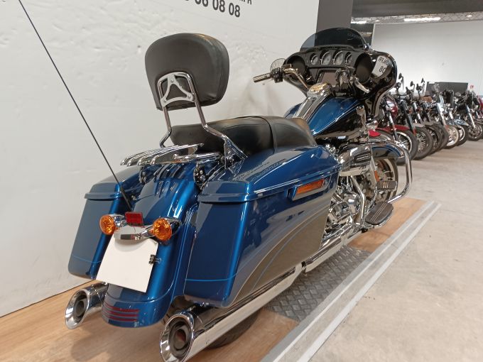 HARLEY-DAVIDSON STREET GLIDE 4