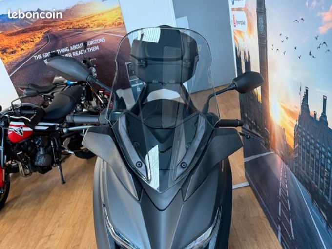 YAMAHA XMAX 125 TECH MAX 4