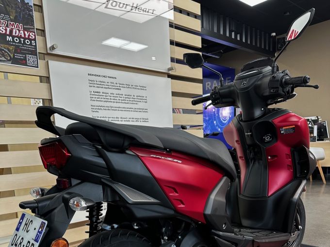 YAMAHA RayZR 125 4