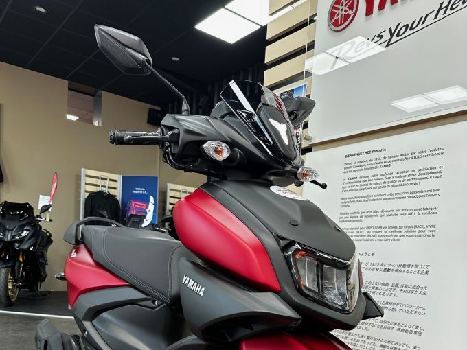 YAMAHA RayZR 125 4