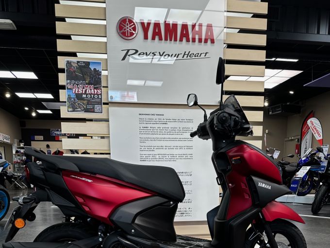 YAMAHA RayZR 125 4